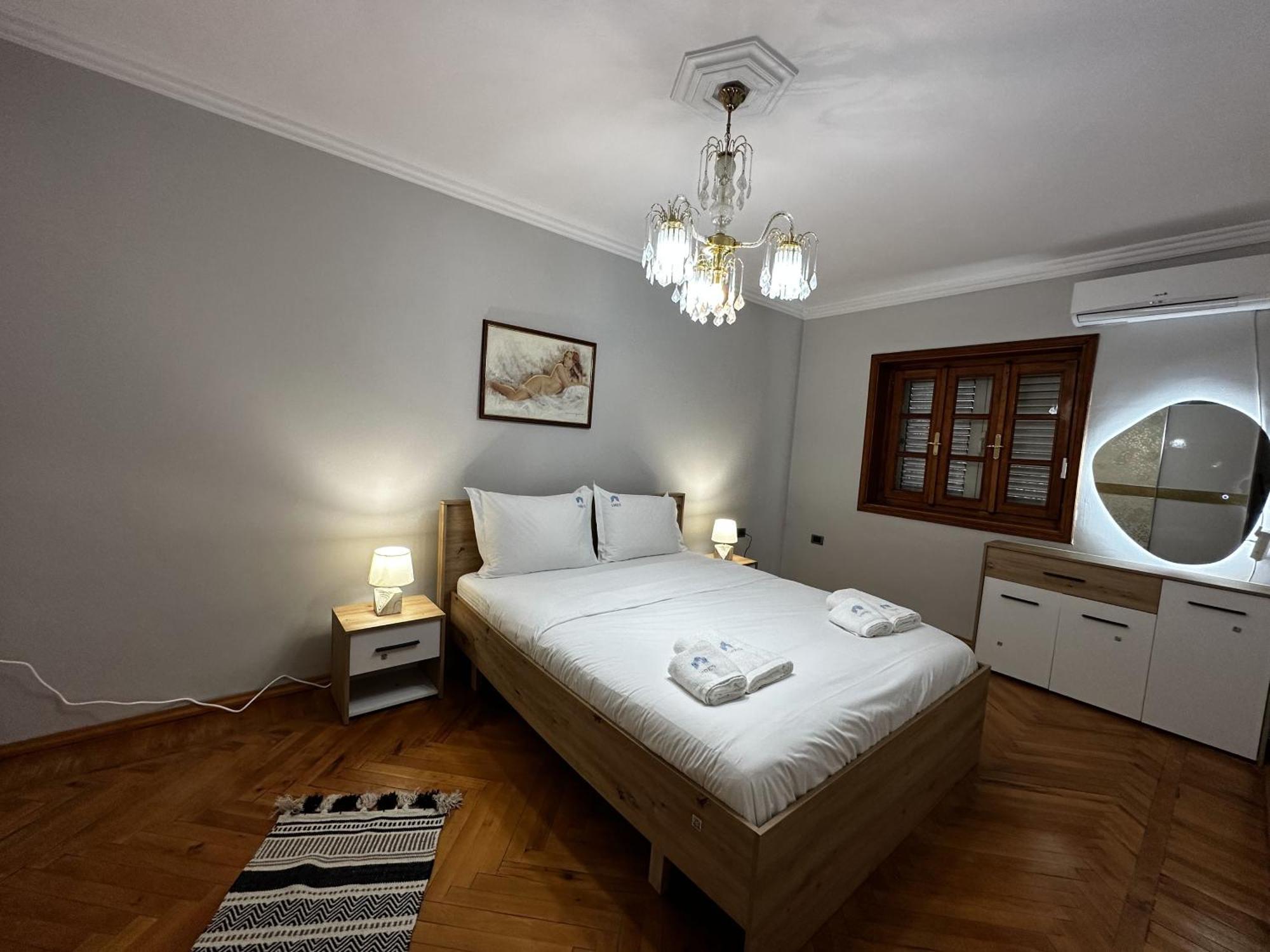 Tirana Treasure: Chic 2Br-Apartment 8Min To Skanderbeg Place Kültér fotó