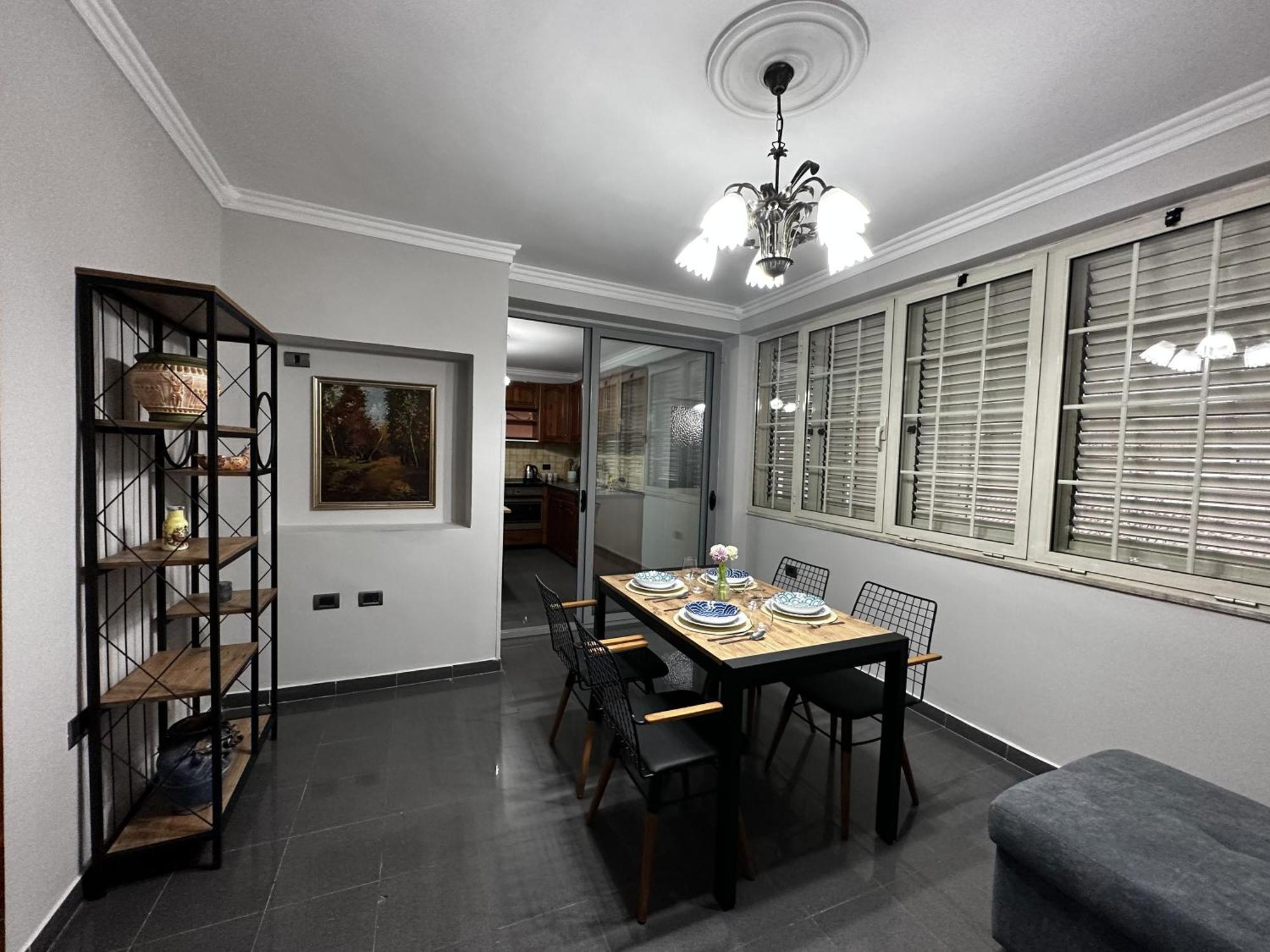 Tirana Treasure: Chic 2Br-Apartment 8Min To Skanderbeg Place Kültér fotó