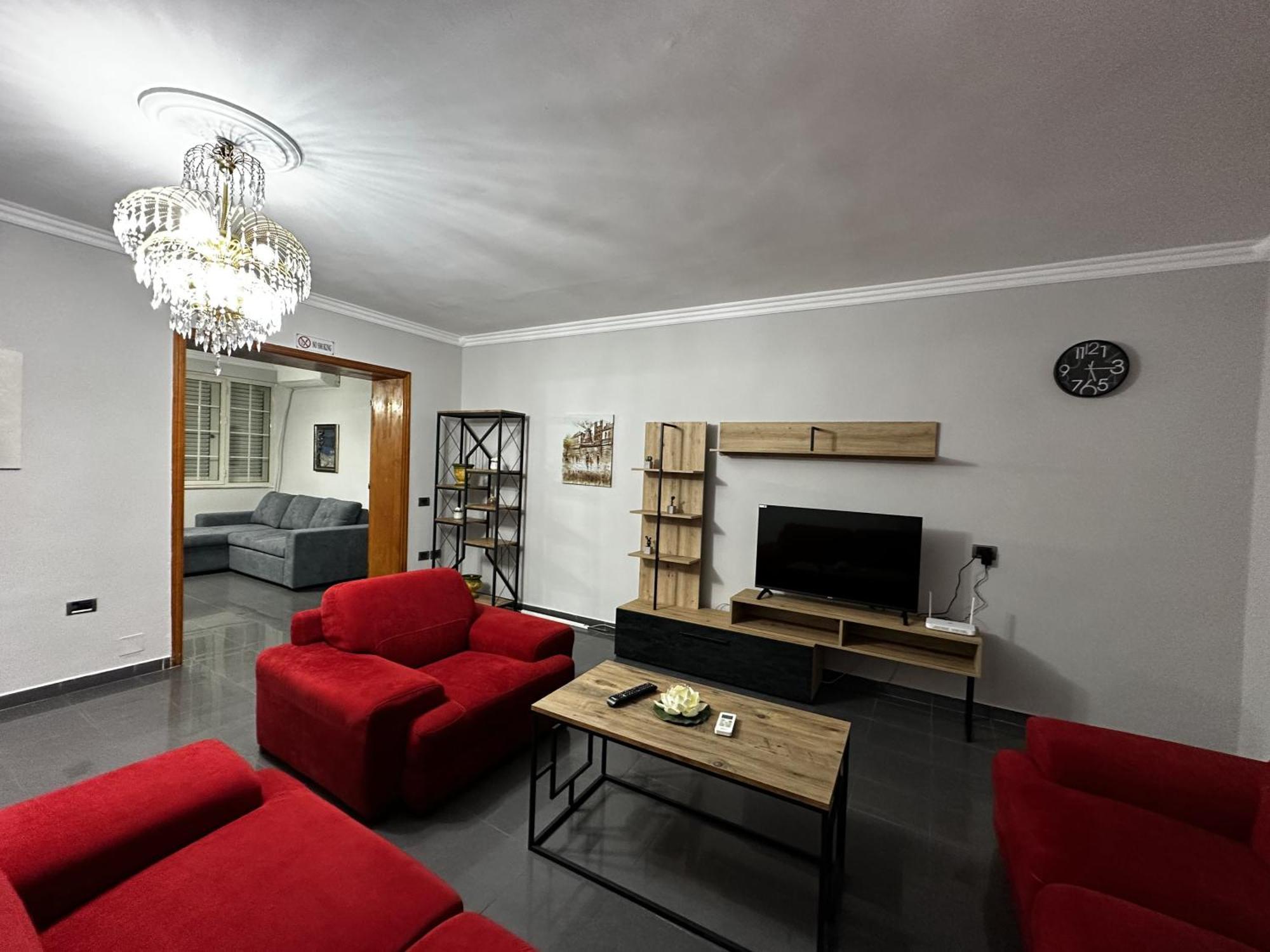 Tirana Treasure: Chic 2Br-Apartment 8Min To Skanderbeg Place Kültér fotó
