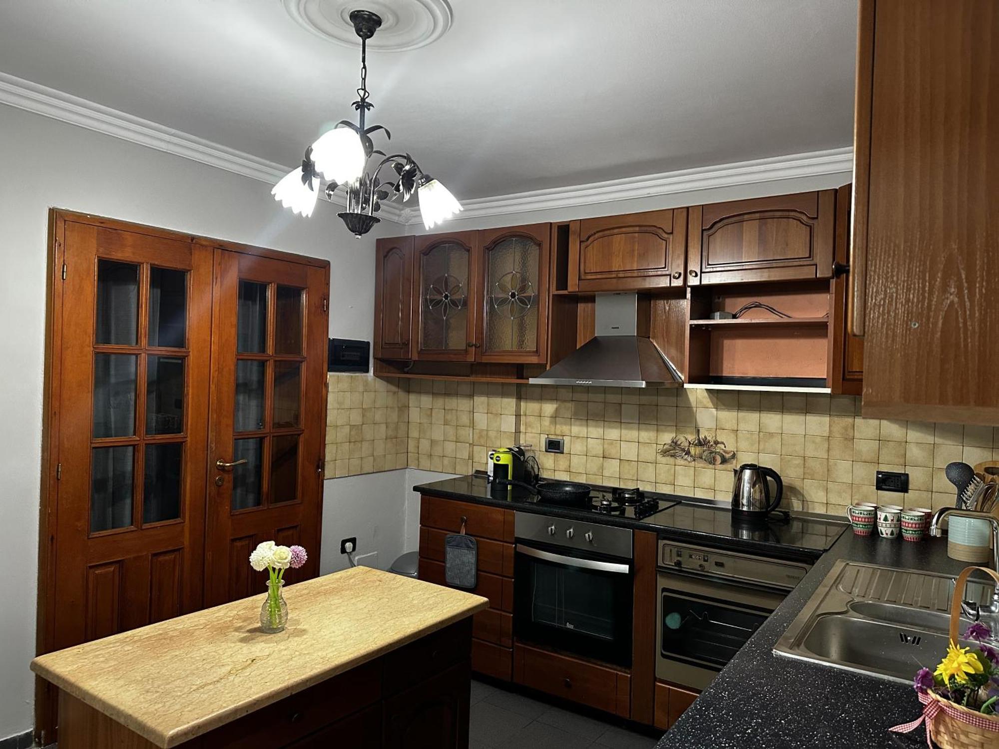 Tirana Treasure: Chic 2Br-Apartment 8Min To Skanderbeg Place Kültér fotó